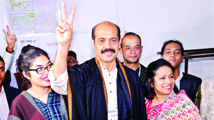 উত্তরের নগর পিতা আতিকুল