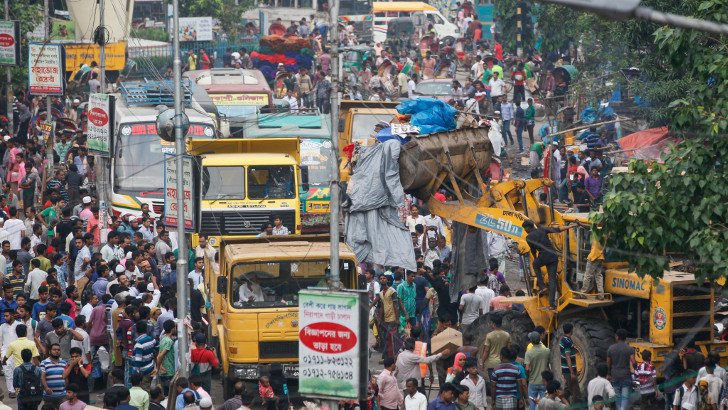 ভাসমান ফেরিওয়ালা ও কিছু সমস্যা