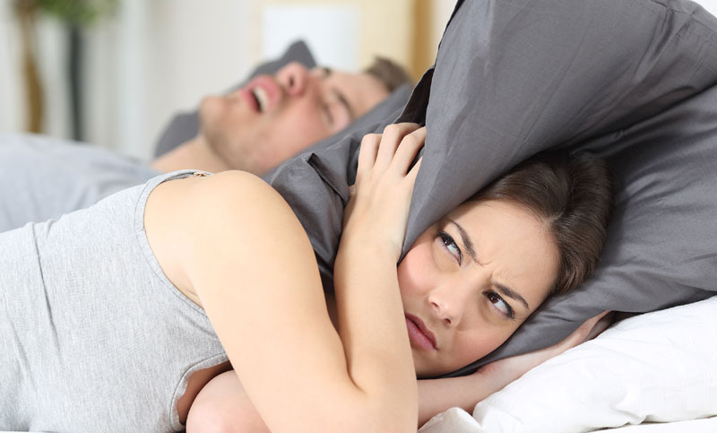 নাক ডাকা থেকে মুক্তি পেতে যা করবেন