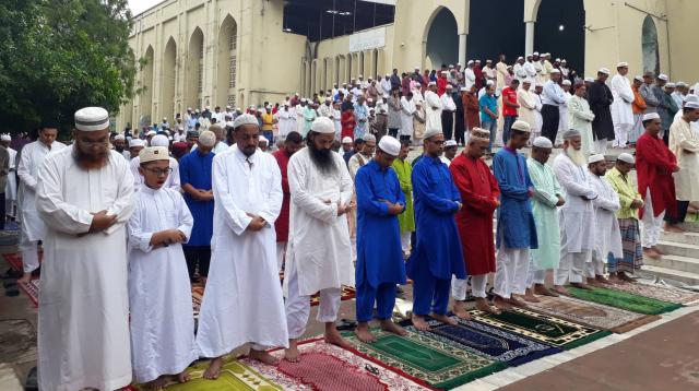 জাতীয় ঈদগাহে ঈদুল ফিতরের প্রধান জামাত অনুষ্ঠিত