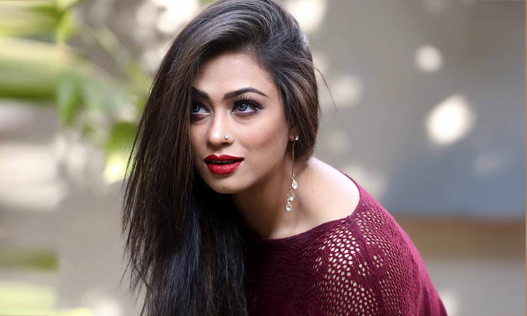 শুটিং সেটে আহত পপি