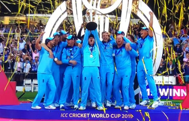 ক্রিকেটের জন্মদাতাদের হাতে অবশেষে ক্রিকেটের মুকুট