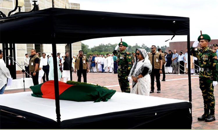 অধ্যাপক মোজাফফরের কফিনে প্রধানমন্ত্রীর শ্রদ্ধা