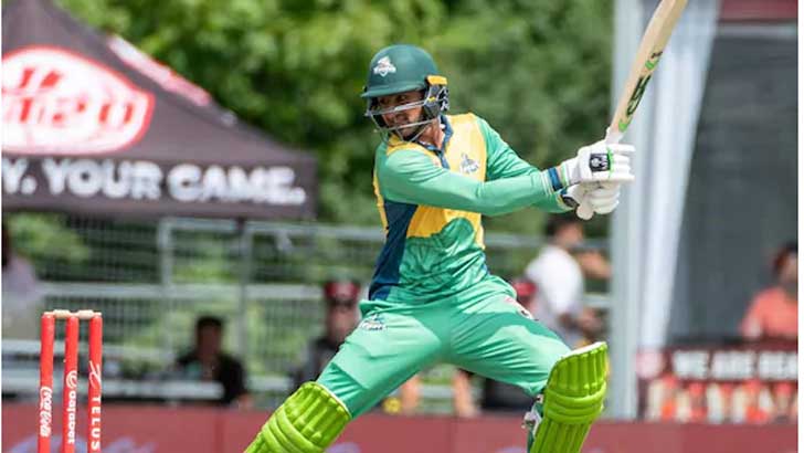 ছক্কায় ড্রেসিংরুমের কাঁচ ভাঙলেন শোয়েব মালিক