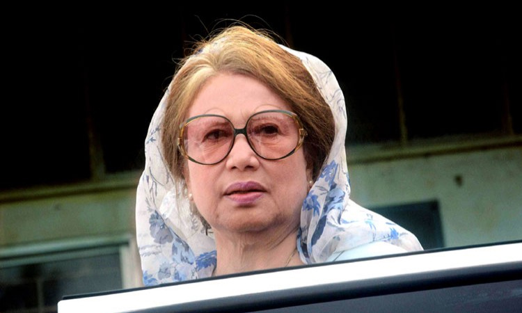 হাসপাতালে খালেদা জিয়ার সঙ্গে দেখা করলেন স্বজনেরা