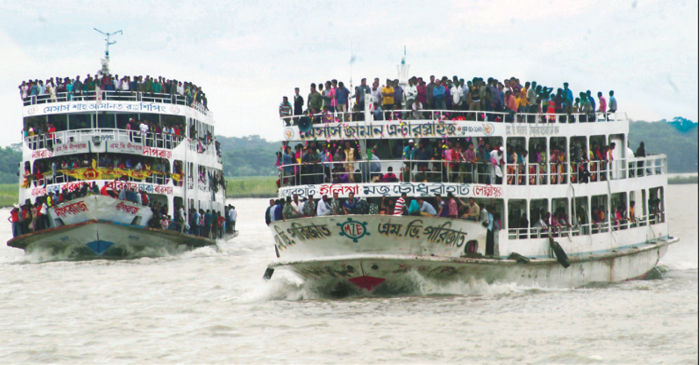 দুর্ভোগকে সঙ্গী করে ঘরমুখো মানুষের স্রোত