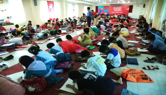 বগুড়ায় শিক্ষার্থীদের জন্য চিত্রাঙ্কন প্রতিযোগিতা অনুষ্ঠিত