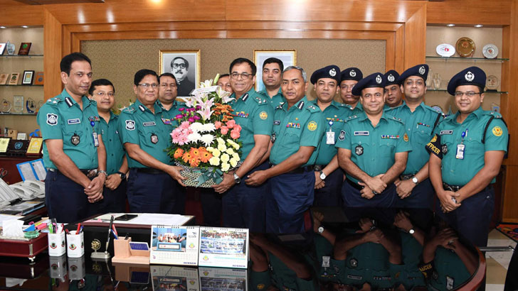 নতুন দায়িত্ব পাওয়ায় ডিএমপি কমিশনারকে টিম ডিএমপির শুভেচ্ছা