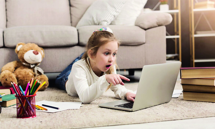 ডিপ ফেইকের কবল থেকে শিশুদের যেভাবে রক্ষা করবেন