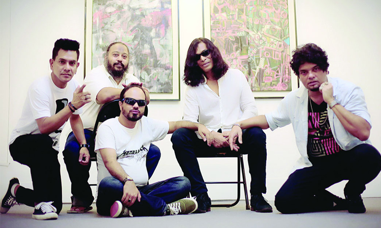 নতুন উদ্যমে আর্ক