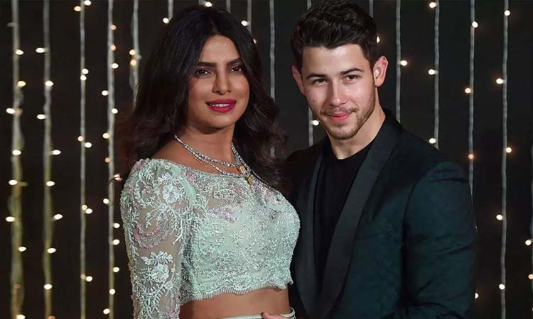 নায়কের সঙ্গে প্রিয়াঙ্কার প্রেমের দৃশ্য দেখে কেঁদেছিলেন নিক