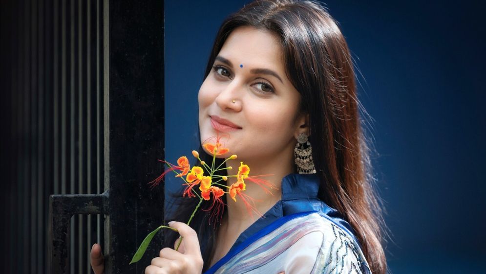 নামের পাশে নতুন উপাধি যুক্ত হলো মিথিলার
