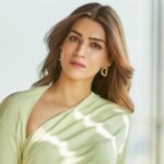 বিয়ের গুঞ্জনে বিরক্ত কৃতি শ্যানন বিয়ের গুঞ্জনে বিরক্ত কৃতি শ্যানন